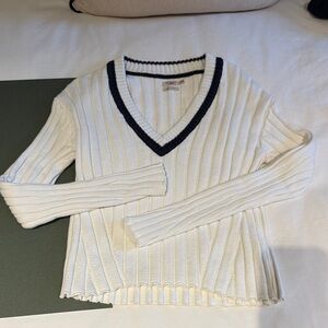 Faherty V-Neck Ribbed Sweater - White and Navy